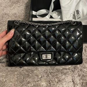 Sold 💯Chanel patent leather 2.55 classic double flap